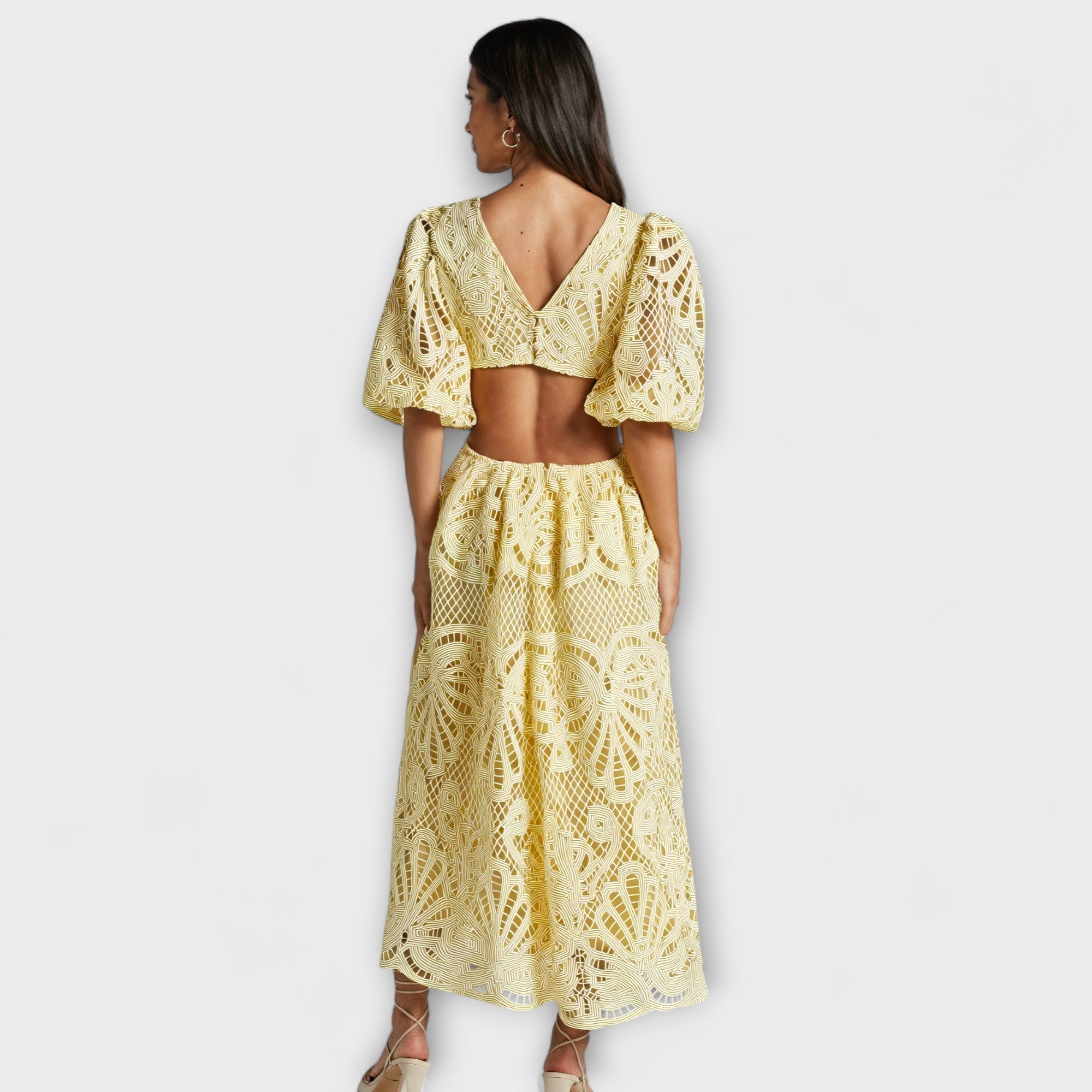 Elegantes Kleid mit zarten Details