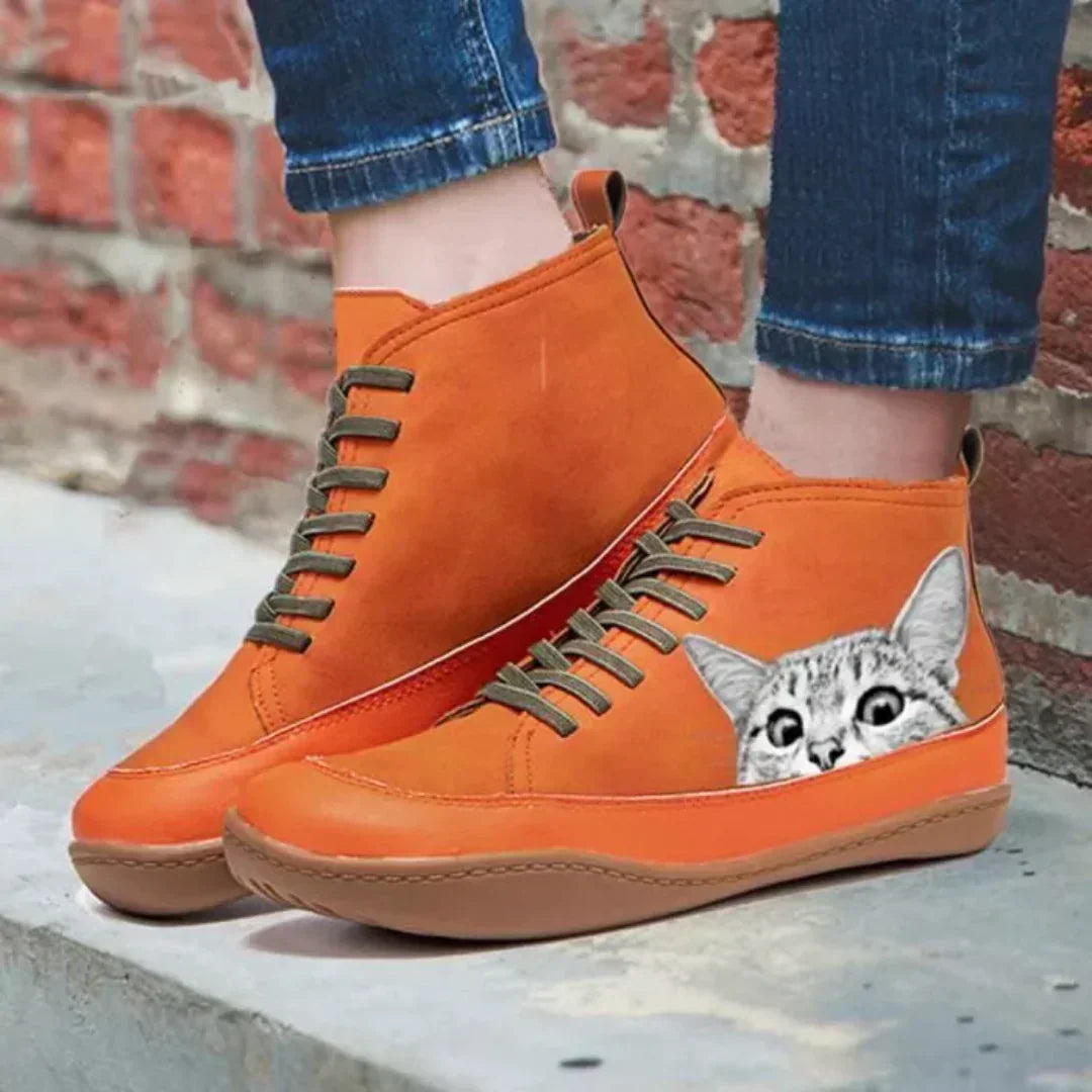 SAFFRINA | LEDERSTIEFELETTE FÜR KATZENLIEBHABER